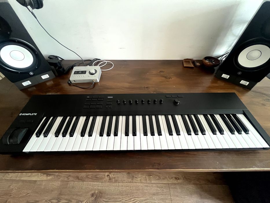 Native Instruments Komplete Kontrol A61 Миди клавиатура