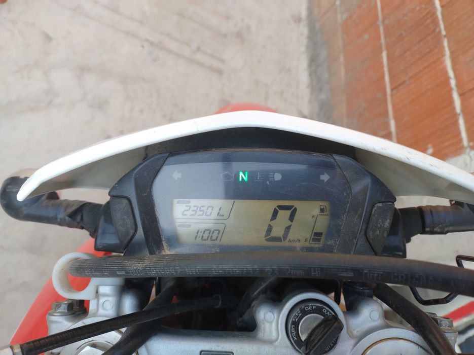 Продавам Хонда црф 250 L