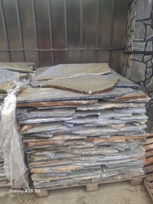 Vând piatra naturala asiguram montaj și transport