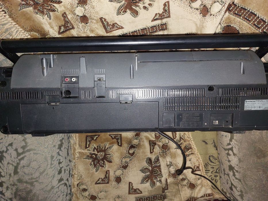 Магнитофон HITACHI модель TRK -3 D88E