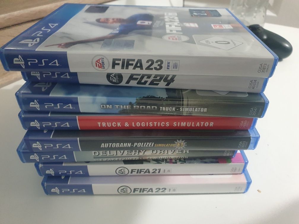 PlayStation 4 cu 8 jocuri