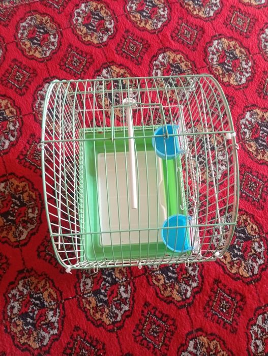 Здравствуйте! Продаётся клетка для птиц.