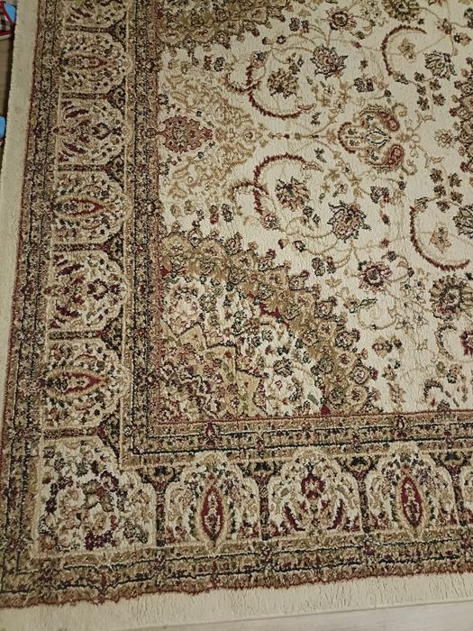 Продам ковер в зал