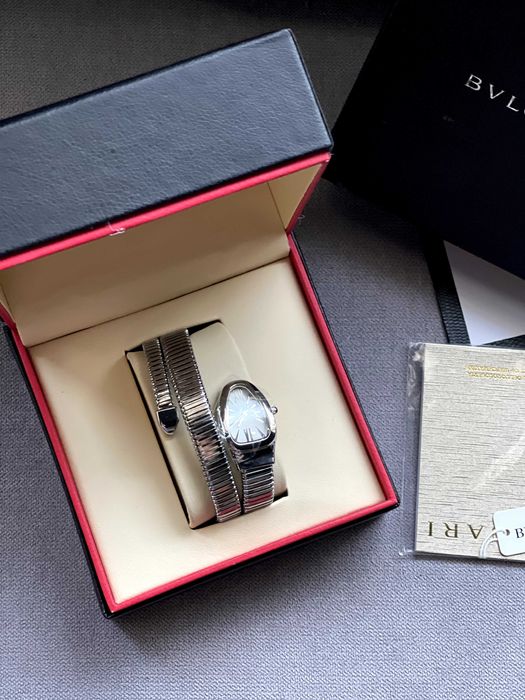 сребрист часовник змия bvlgari нов аксесоар гривна  комплект с кутия