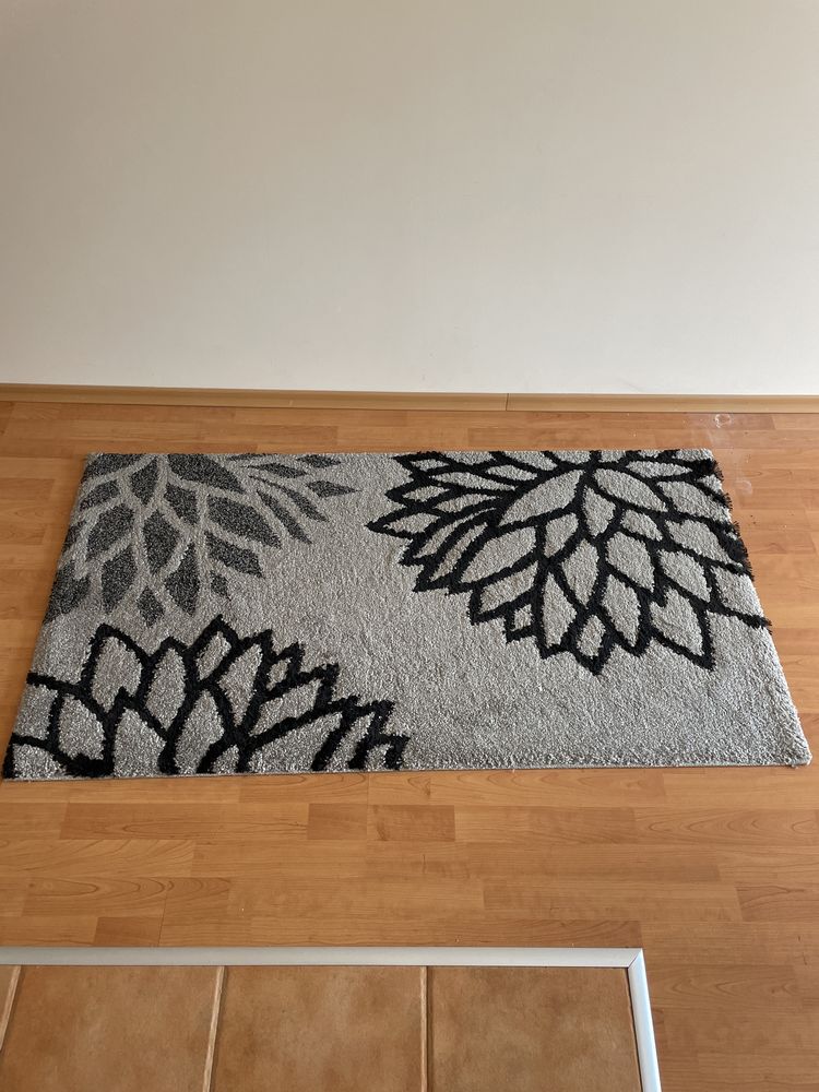 Малък декоративен килим