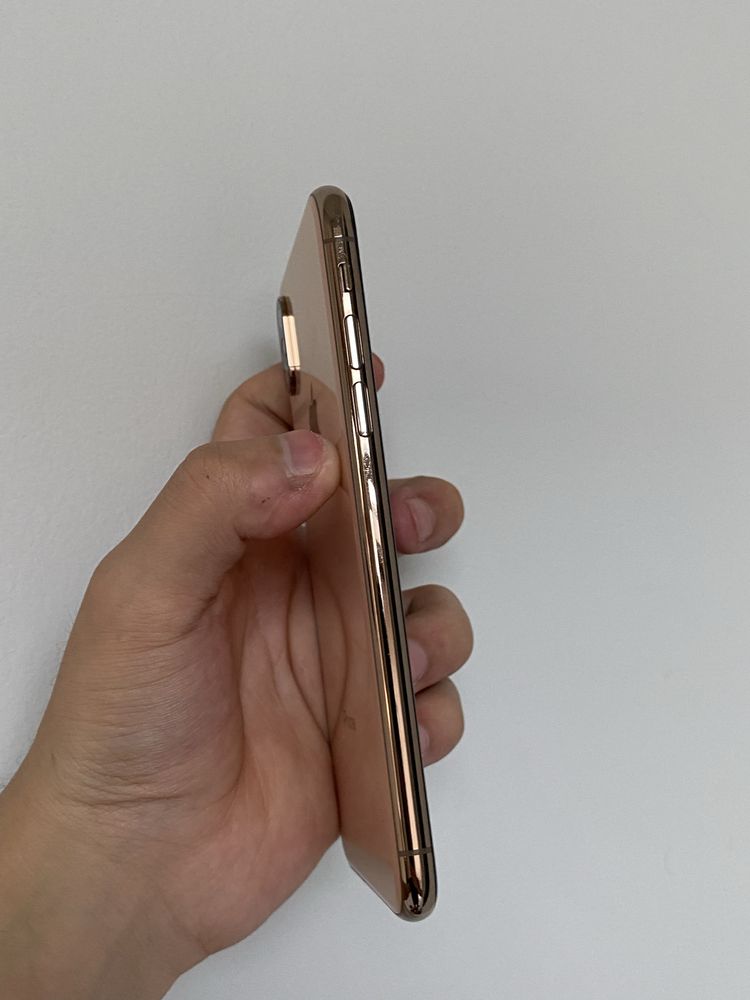 Iphone xs 64gb 79% korobka bor