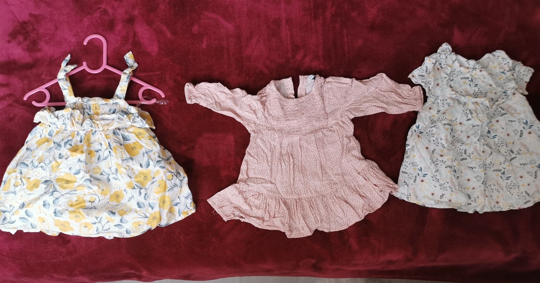 Rochite, doua rochite Reserved si una Bebeto