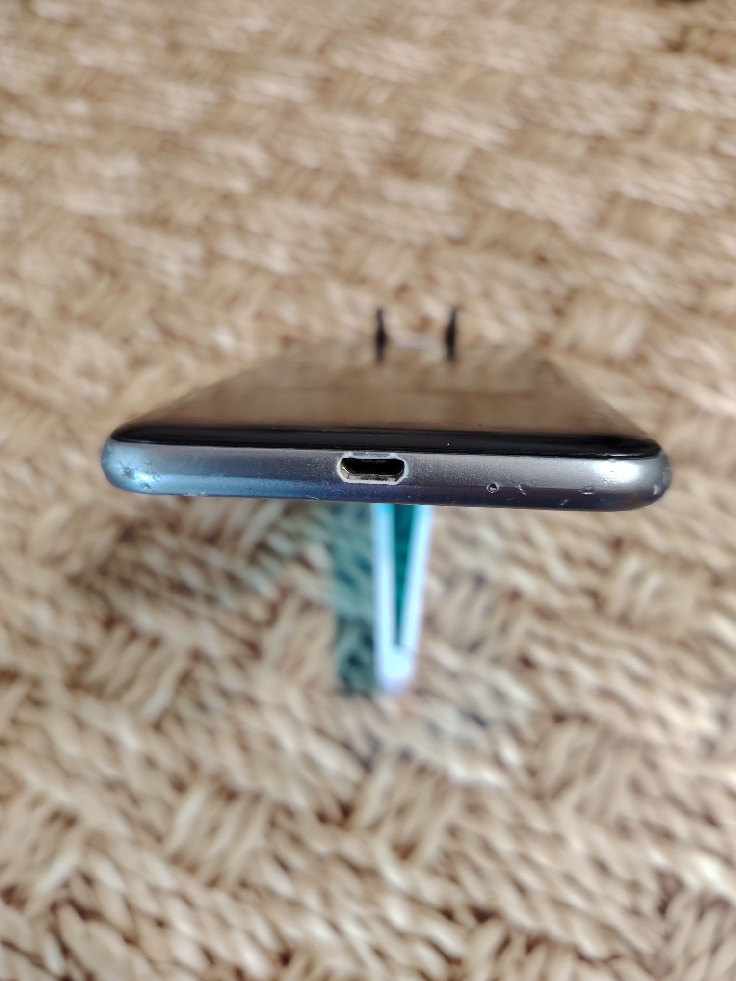 Samsung J3. 2016