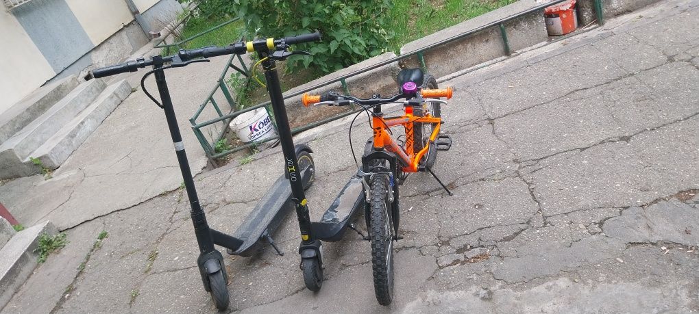 De vânzare bicicleta și doua trotinete