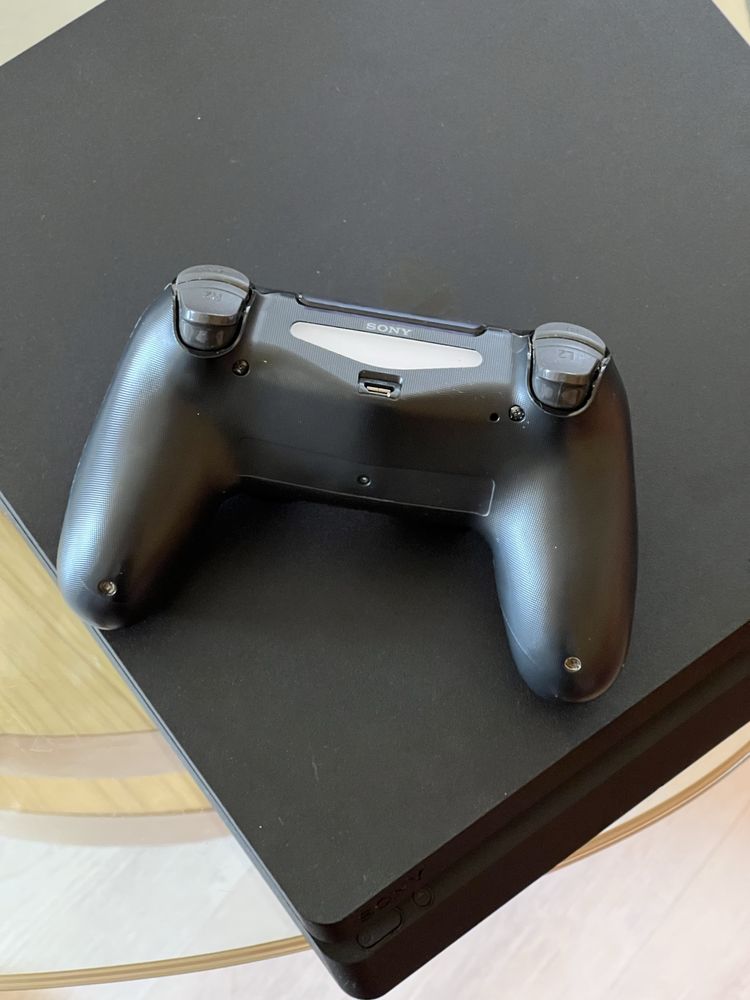 Playstation 4 Slim 1TB - PS4