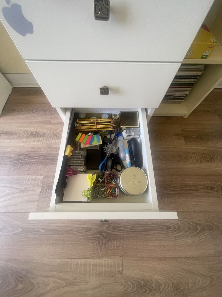 Birou modern la comandă