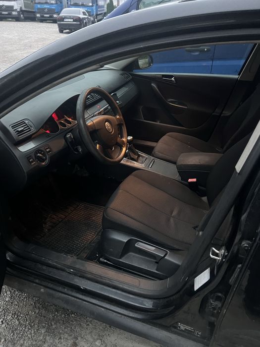 Dezmembrez sau vand VW PASSAT b6 4x4 2.0 TDI cod motor BMP.