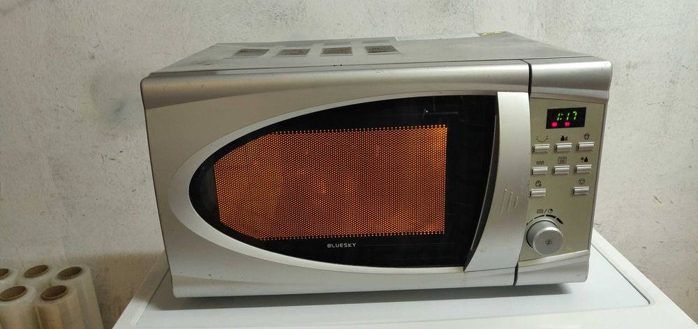 Cuptor cu microunde / grill Bluesky
