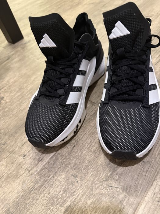 Дамски маратонки Adidas Avrin x
