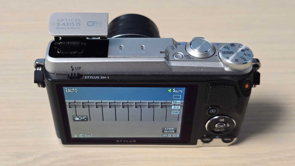 Olimpus Stylus SH-1 , 16.0 MP