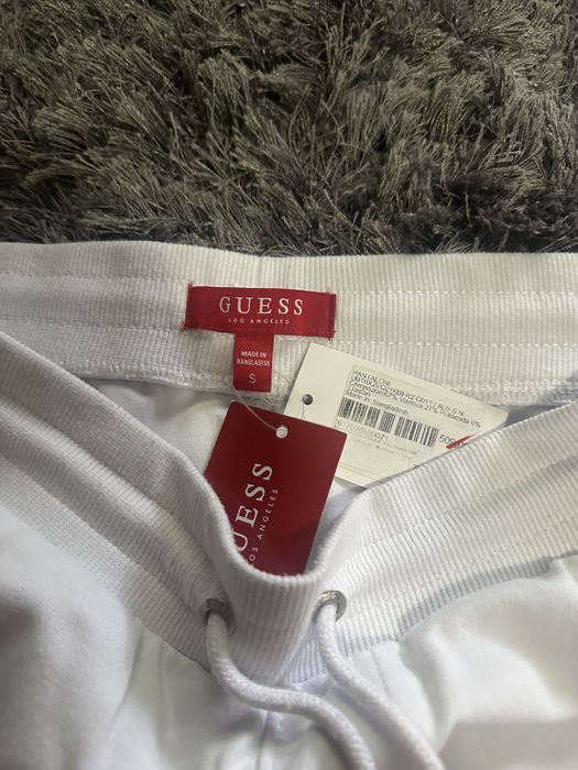 Vand Pantaloni Guess Nou cu eticheta