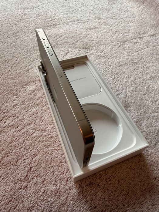 iPhone 15 Pro Max 512 GB – Перфектно Състояние + Подарък Кейс Mous