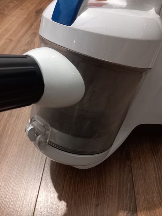 Vând aspirator Heinner