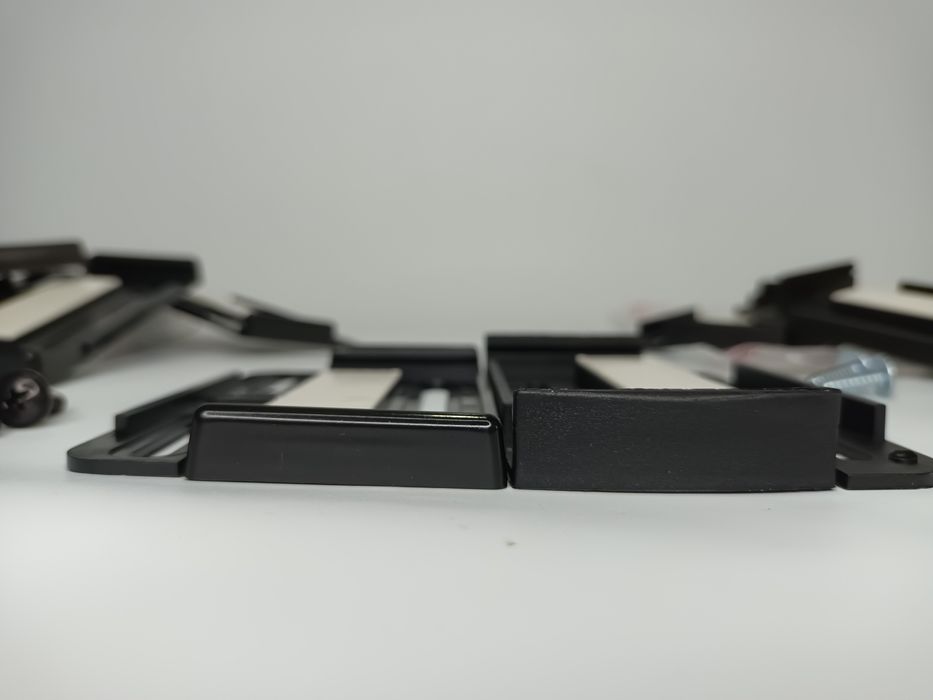 Suporti numere suport placute auto superslim lucios