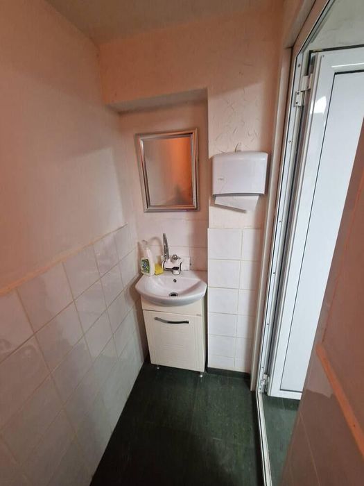 Дава се под наем Магазин в Бургас, Център - 20 кв.м за 255 € - Снимка #3