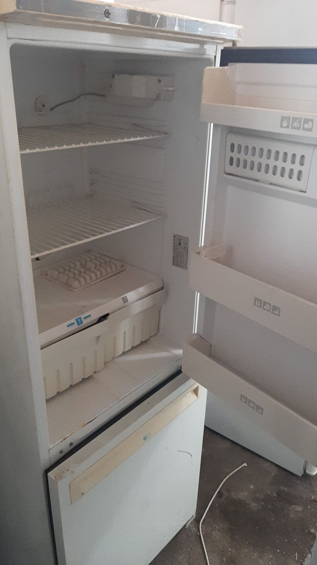 Продаю холодильник стинол с доставкой до дома.