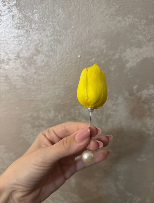 Brosa tip lalea handmade