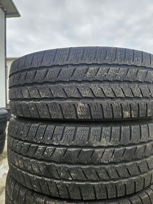 Vând anvelope iarna 215/65/16 C 215/65r16 C CONTINENTAL