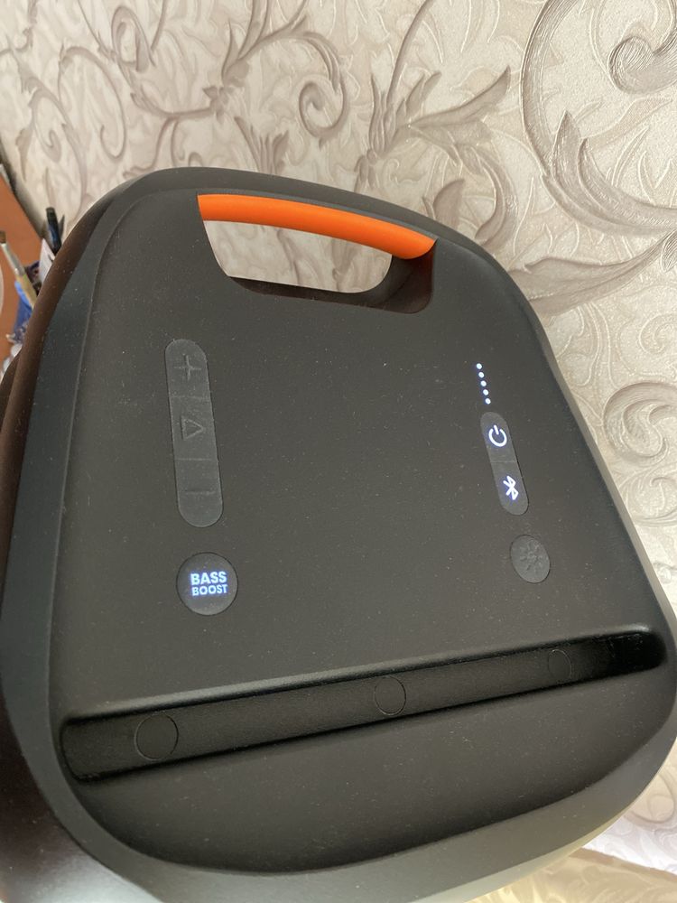 Портативная колонка JBL PartyBox 100