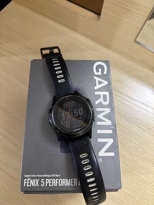 Часы Garmin Fenix 5
