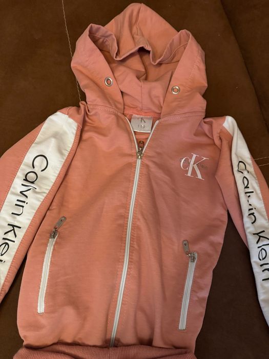 Детски анцуг Calvin klein 110 размер