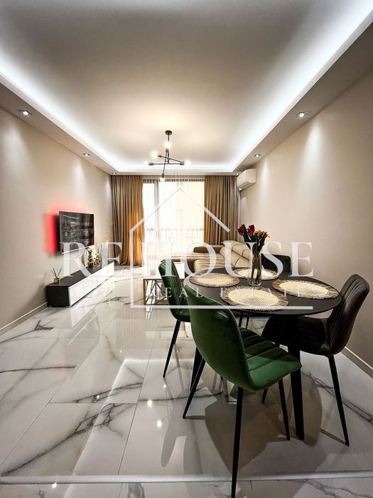 2-стаен в Варна, област-к.к. Св.Св. Константин и Елена площ 68 цена 2