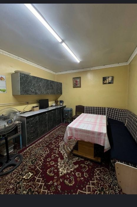 Шахар марказидан Катта ховли сотилади.