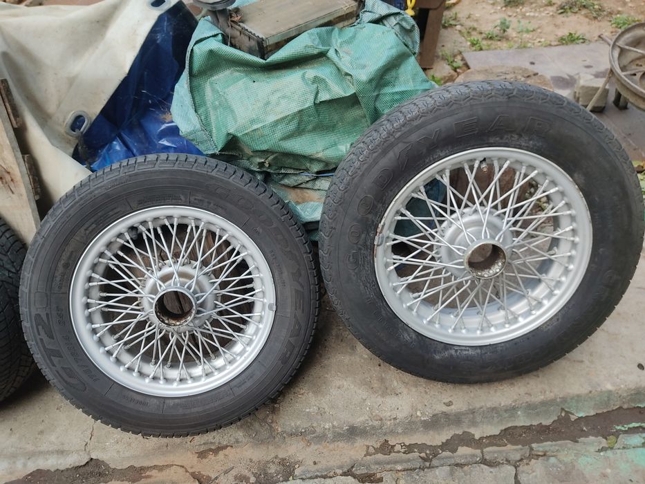 Roti auto retro spitate