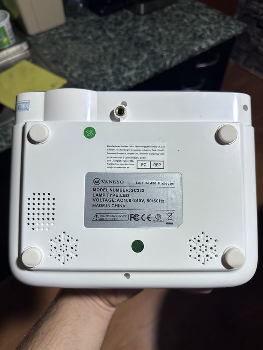 Проектор vankyo.