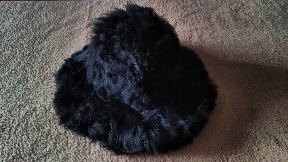 Vand caciula din blana naturala pentru femei