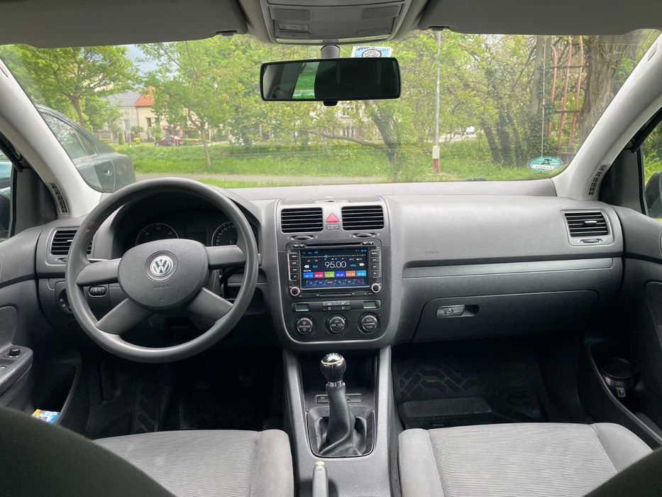 Vand Golf 5 in stare foarte buna