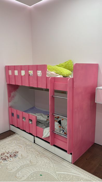 Продам детскую двухъярусную кровать