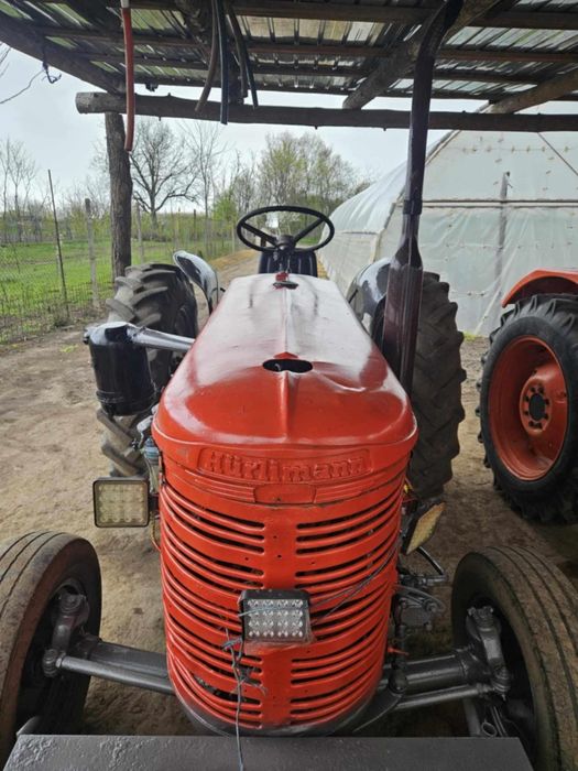 Vând sau schimb tractor cu motor de aro ambreiaj defect