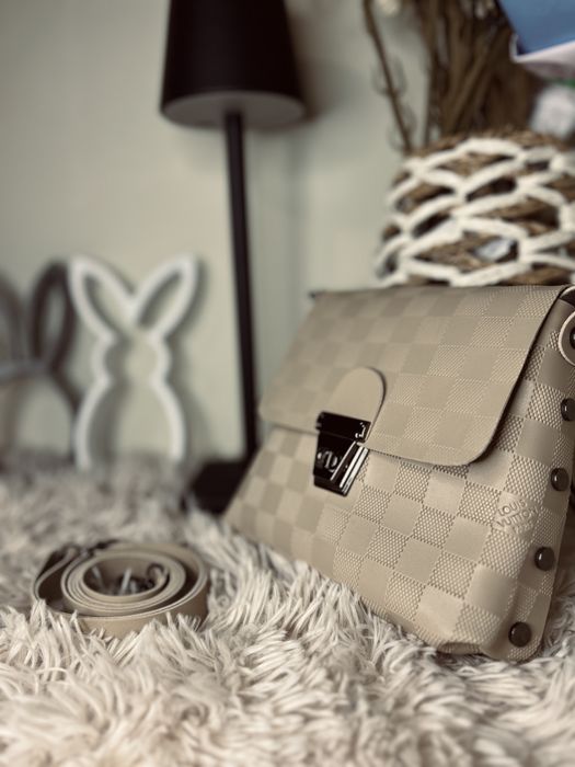 Дамска чантичка Louis Vuitton