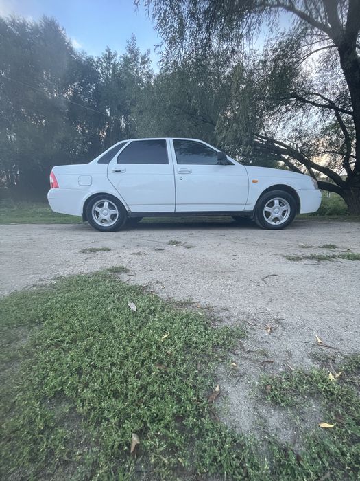 Продам приору 1 в отличном состояний