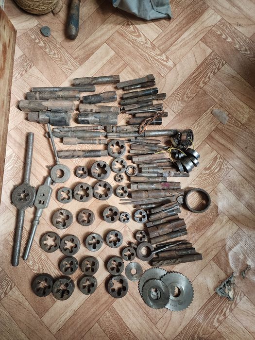 Инструменты для сантехники хорошем состояние железная