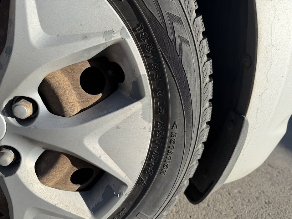 Продам зимнюю резину и диски на Акцент