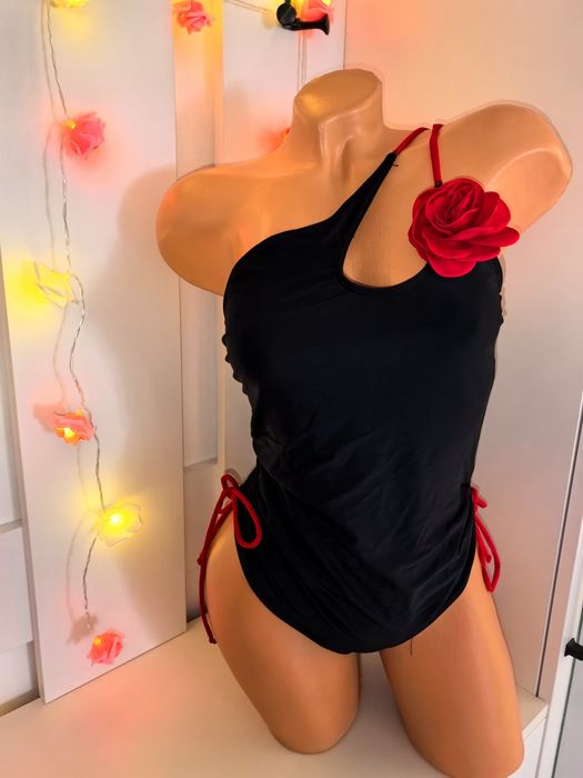 Costum de baie nou mărimea M