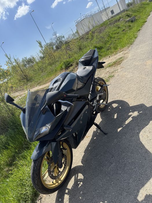 Vând Yamaha yzf r125 15 cp