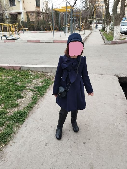 Пальто на девочку, кожаные ботфорты и сумочка