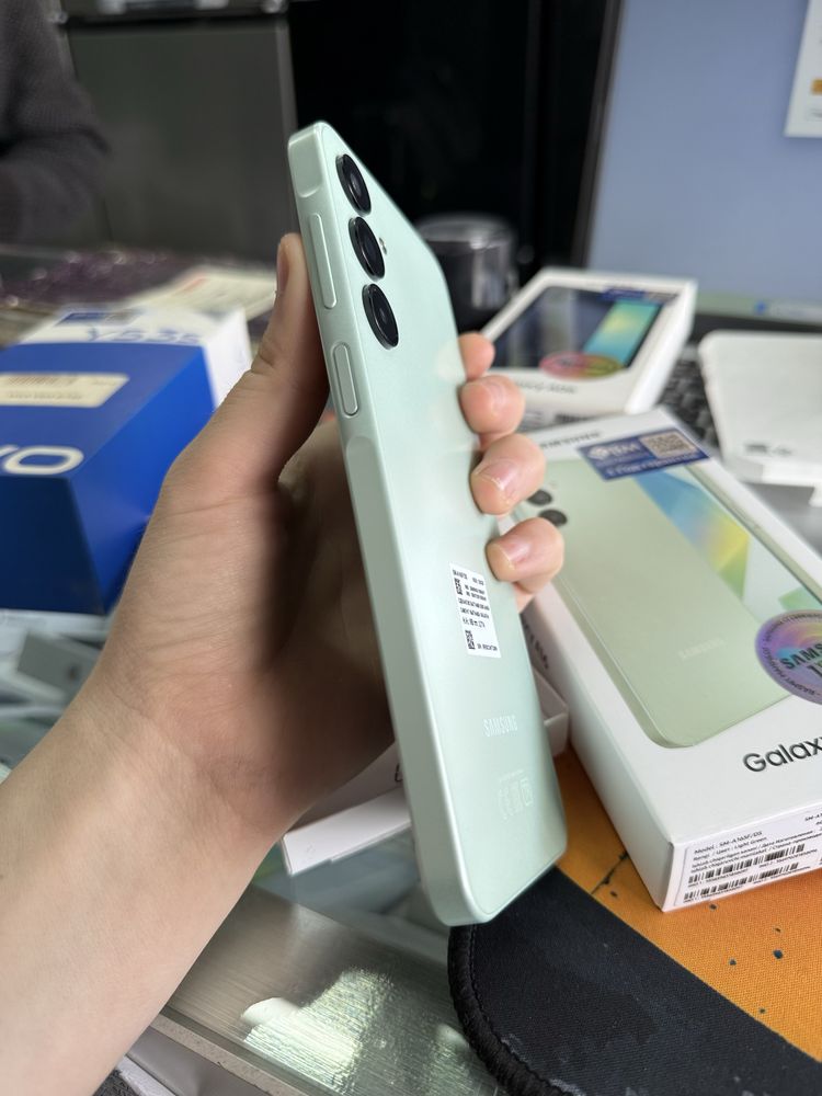Samsung galaxy A16 128 xotira 1 yilgarantiya rassrochkaga xarid qiling