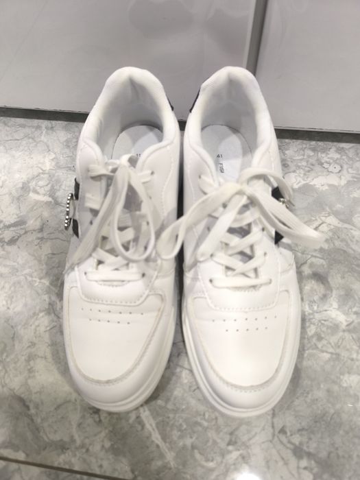 Бели маратонки 41 размер