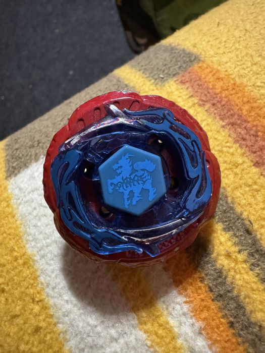 Beyblade rock zurafa
