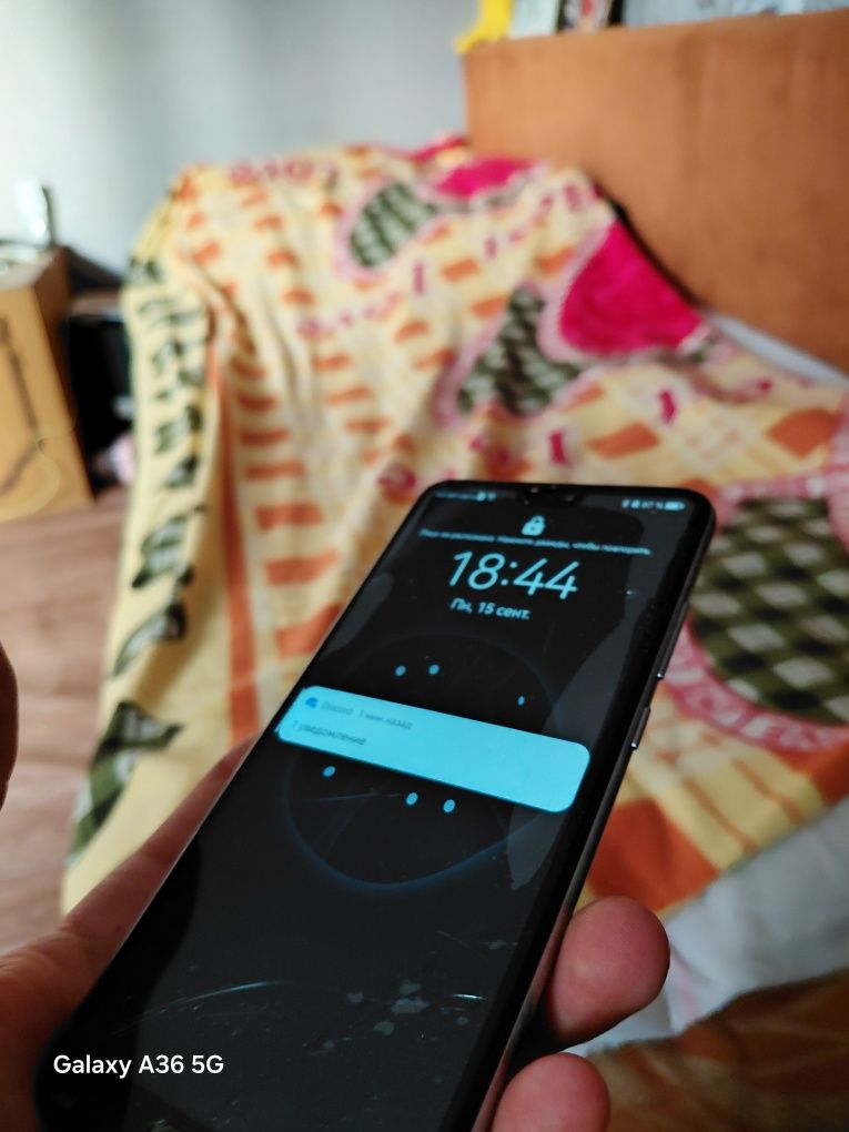 Huawei P20 в более менее состоянием