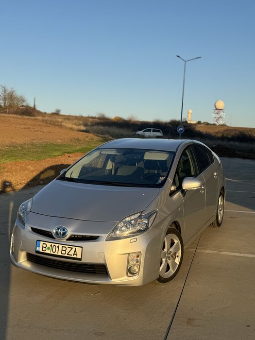 Toyota Prius 3  Hybrid+Benzina